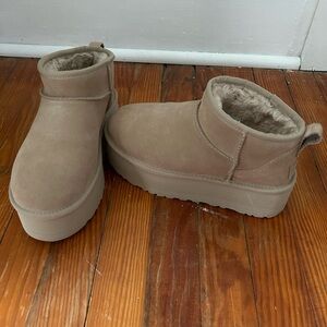 UGG Women’s Ultra Platform Mini’s